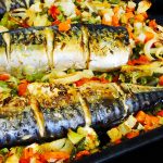 Ароматна и вкусна скумрия във фурната: семейството иска да готви само така Ароматна и вкусна скумрия във фурната: семейството иска да готви