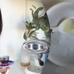 Момиче показа как да премахне драскотини по чиниите: видеоклипът ѝ